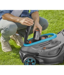 GARDENA Akku-Rasenmäher PowerMax 37/36V P4A Ready-To-Use Set -Gardena Store 6677793 WE DE 003 GardenaPowermax